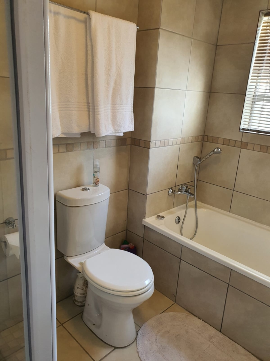 To Let 2 Bedroom Property for Rent in Heritage Park Western Cape